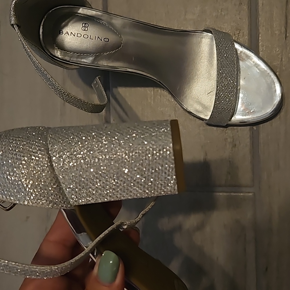 SHOES - Picture 2 of 5